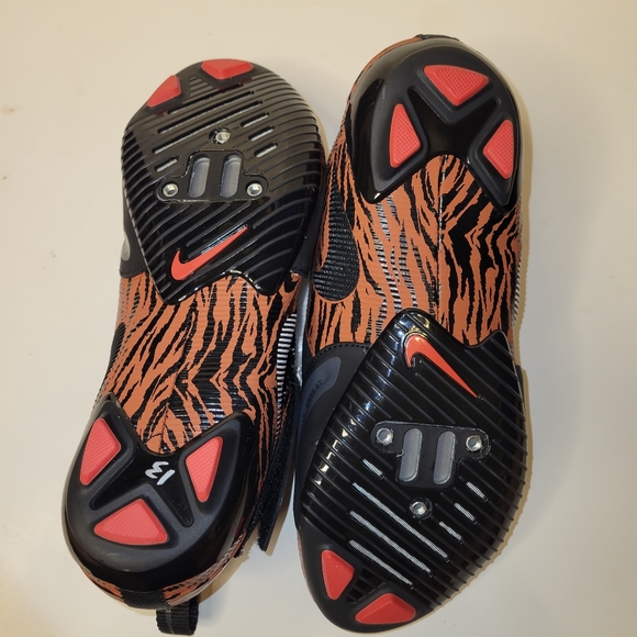 Nike super rep womens cycle shoe sz 8.5 nwt - Picture 4 of 5